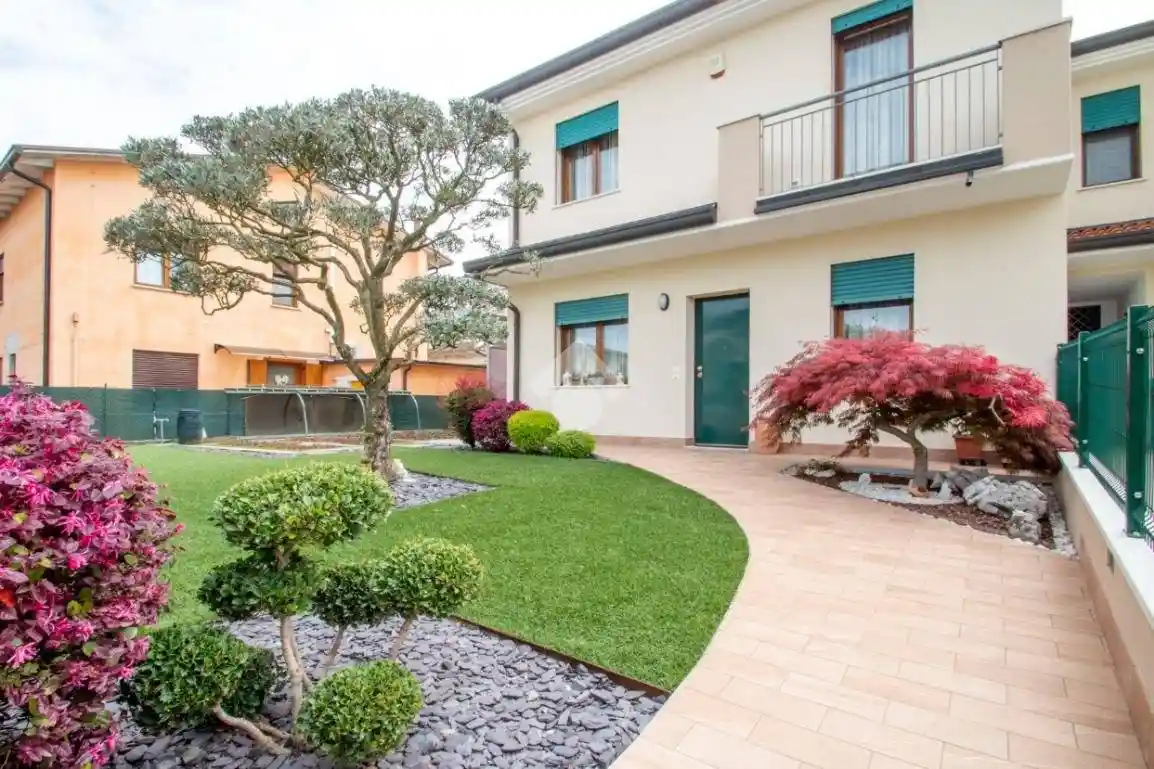 Villetta a schiera in vendita a Caldogno