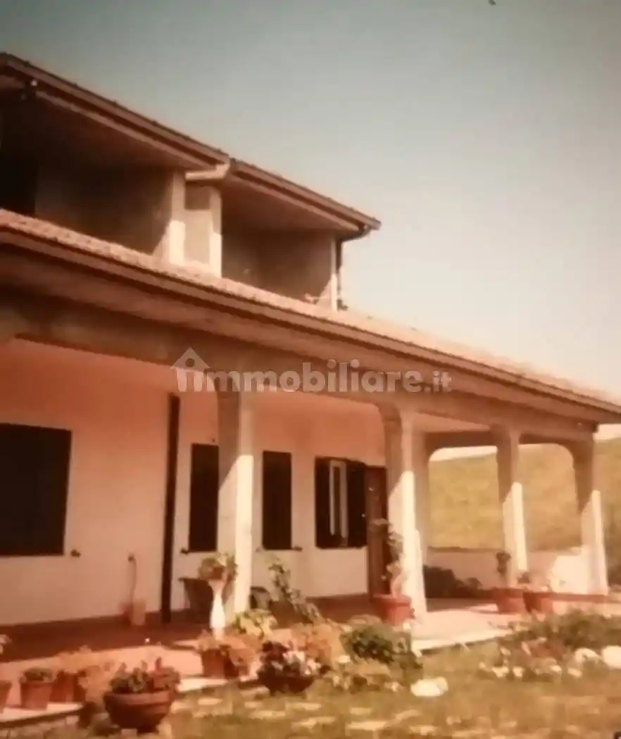 Villa in vendita a Magliano Romano