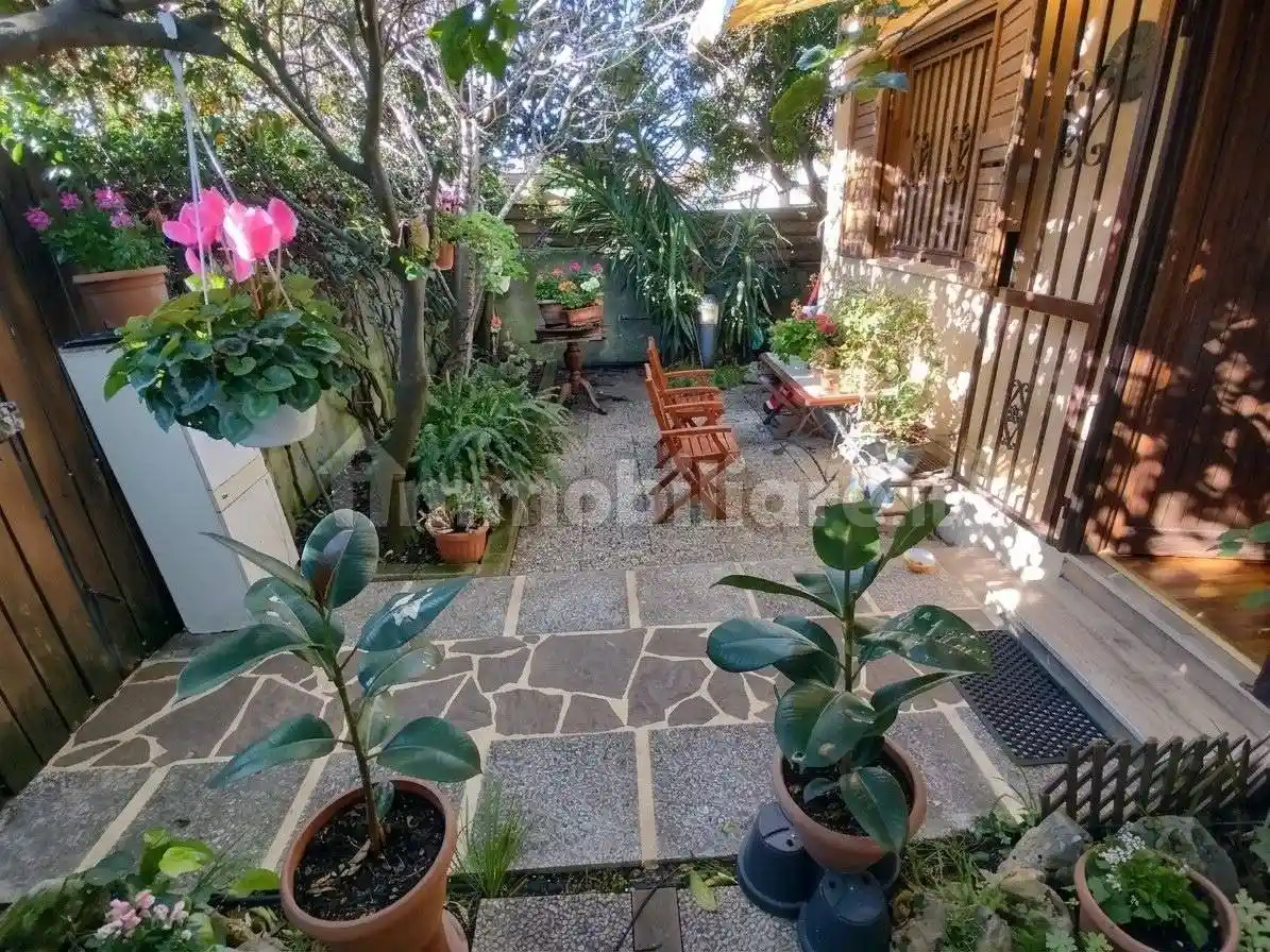 Villa in vendita a Pomezia