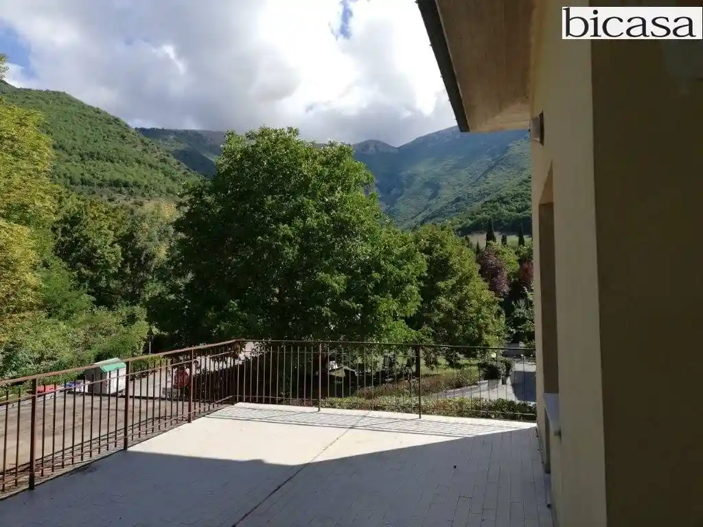 Villa in vendita a Cantiano