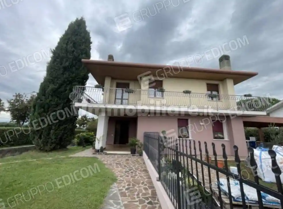 Villa in vendita a Paese