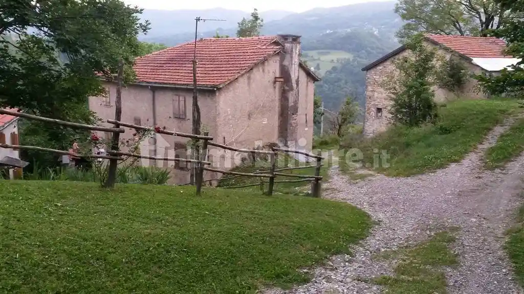 Rustico - Casale in vendita a Frassinoro