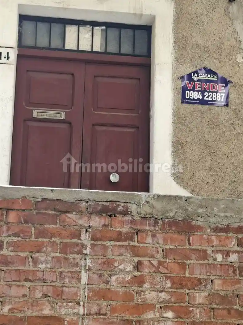 Casa indipendente in vendita a Spezzano della Sila