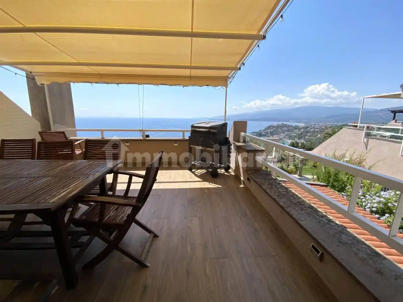 Appartamento in affitto a Stalettì