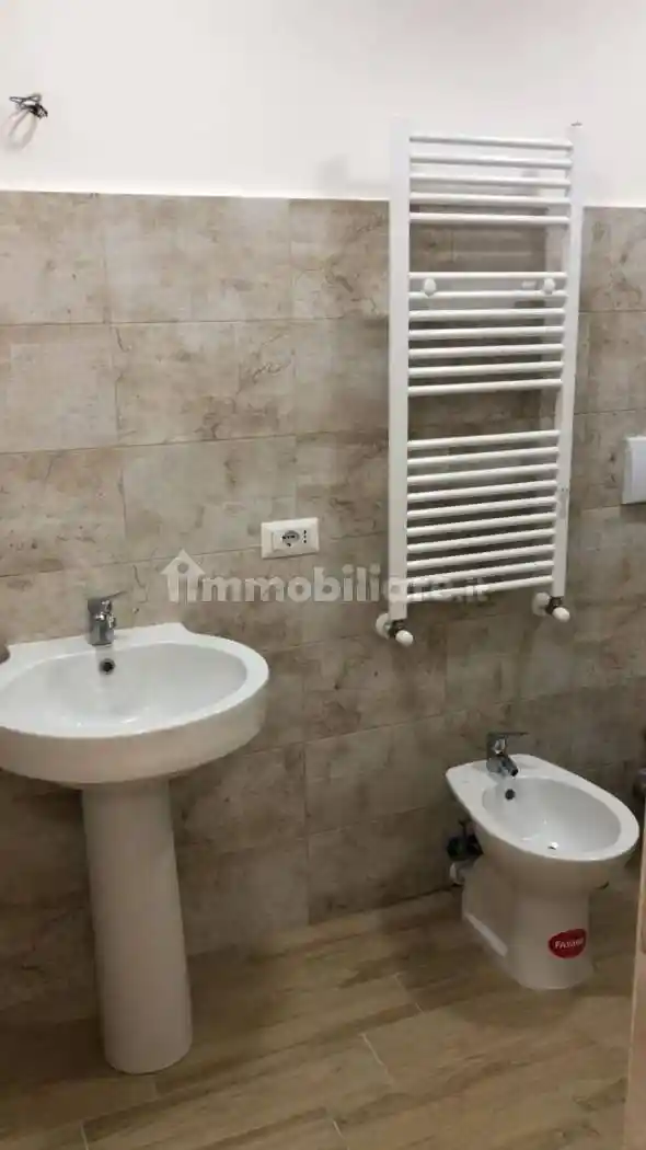 Palazzo - Stabile in vendita a Monterotondo