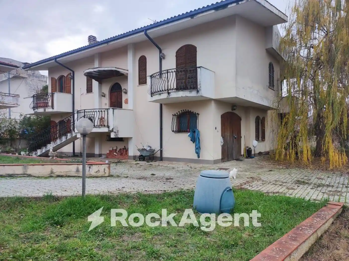 Villa in vendita a Catignano