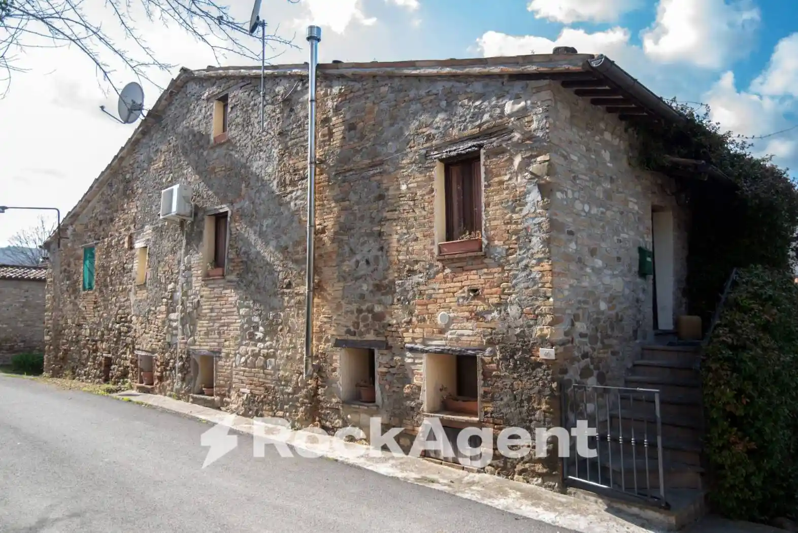 Rustico - Casale in vendita a Sassocorvaro Auditore