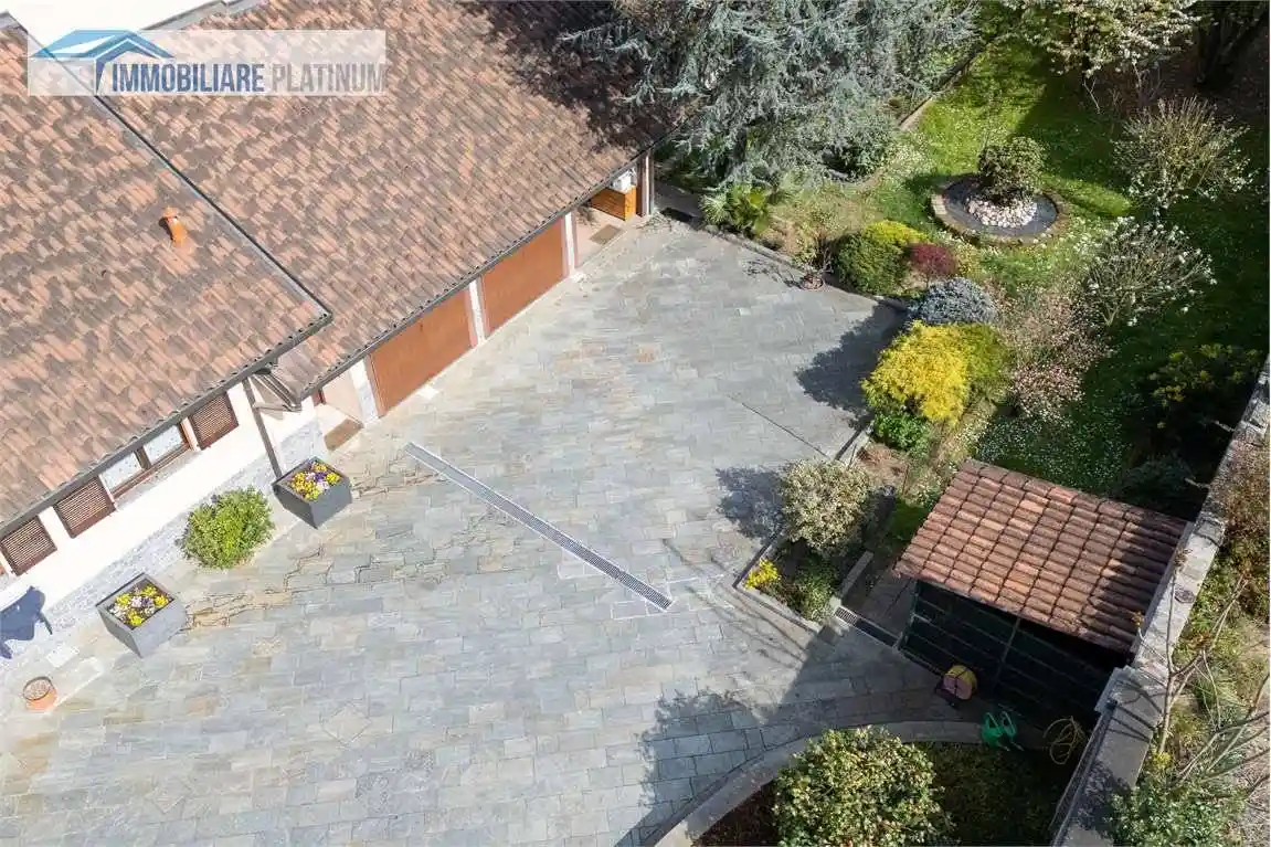 Appartamento in vendita a Carate Brianza