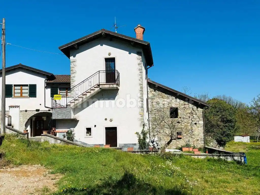 Casa indipendente in vendita a Villafranca in Lunigiana