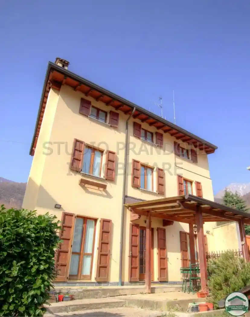 Villa in vendita a Ballabio