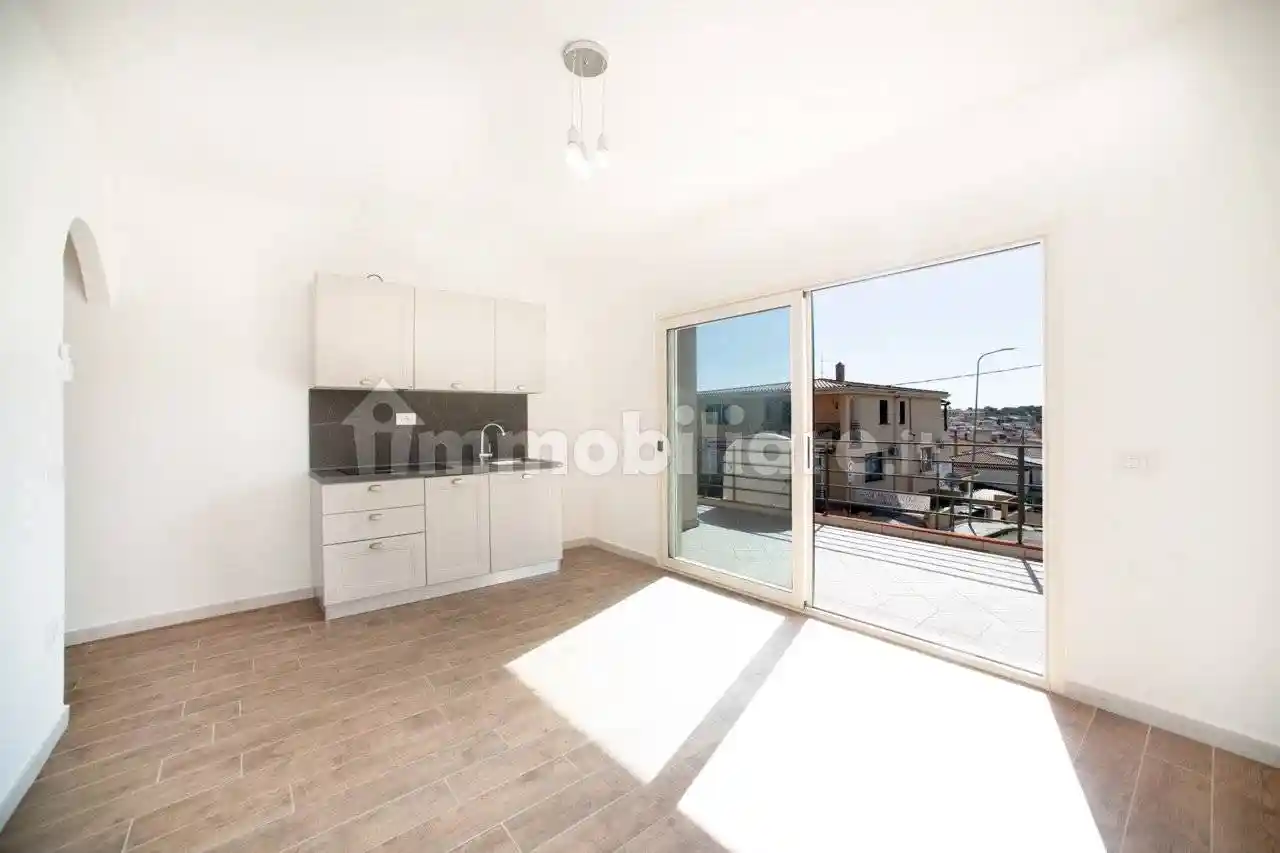 Palazzo - Edificio in vendita a Orosei