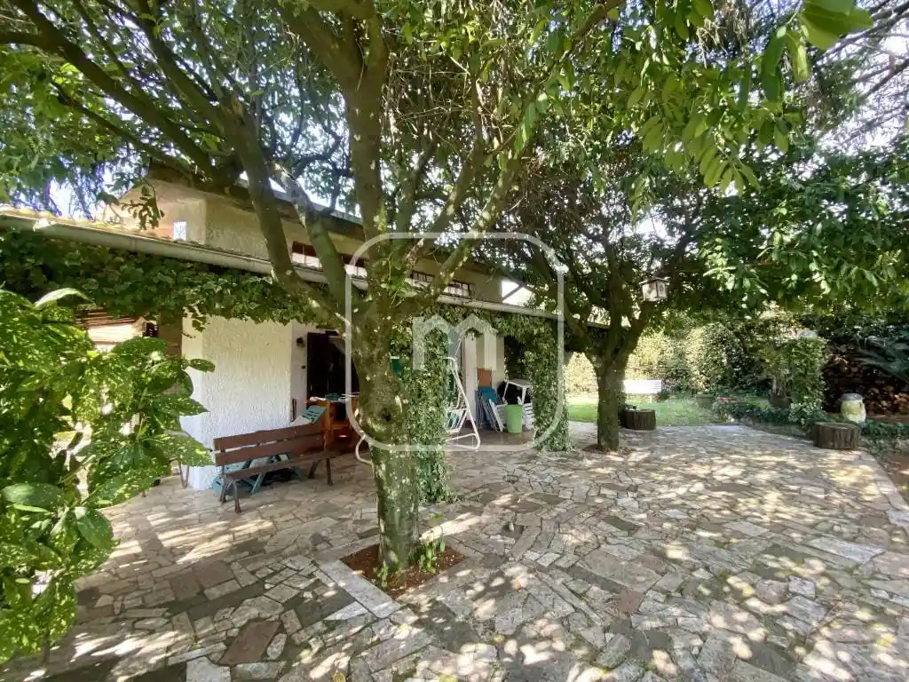 Villa in vendita a Cave