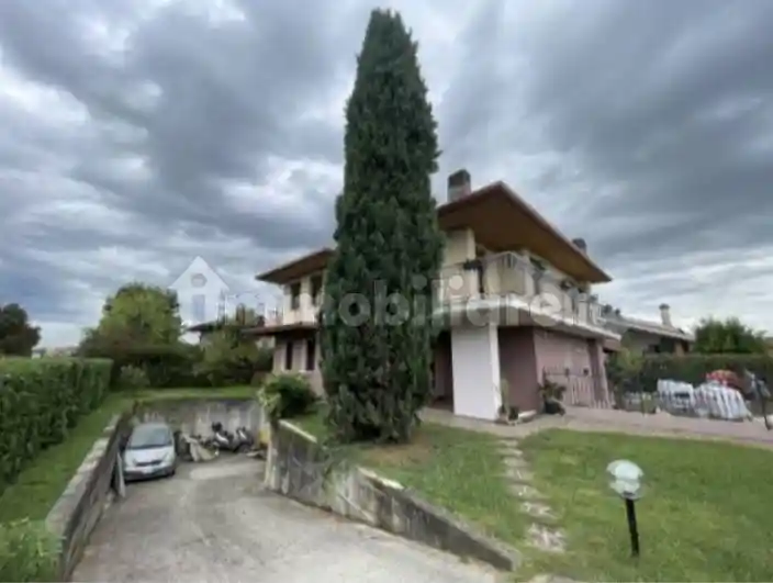 Villa in vendita a Paese