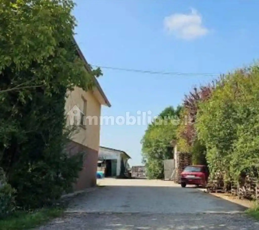 Rustico - Casale in vendita a Villimpenta