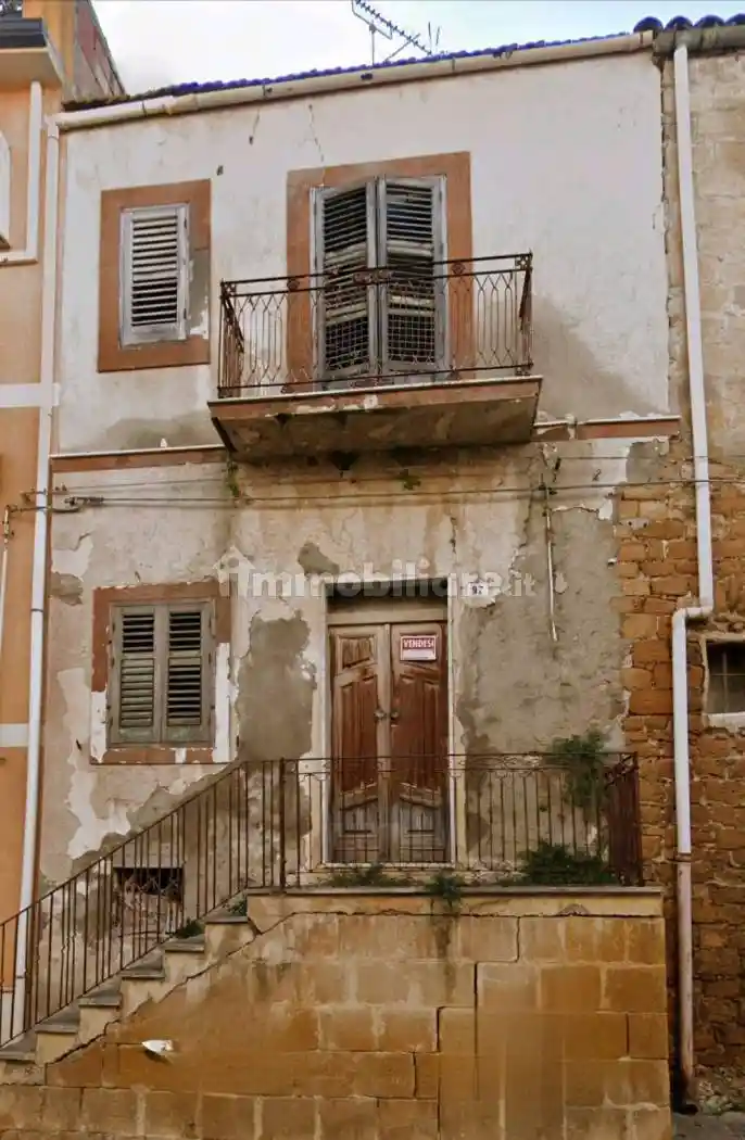 Palazzo - Edificio in vendita a Pietraperzia
