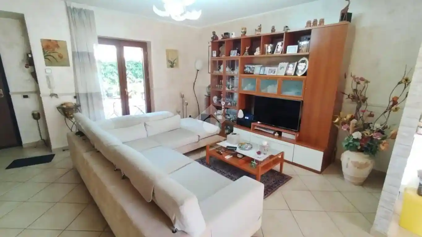 Villa in vendita a Cervaro