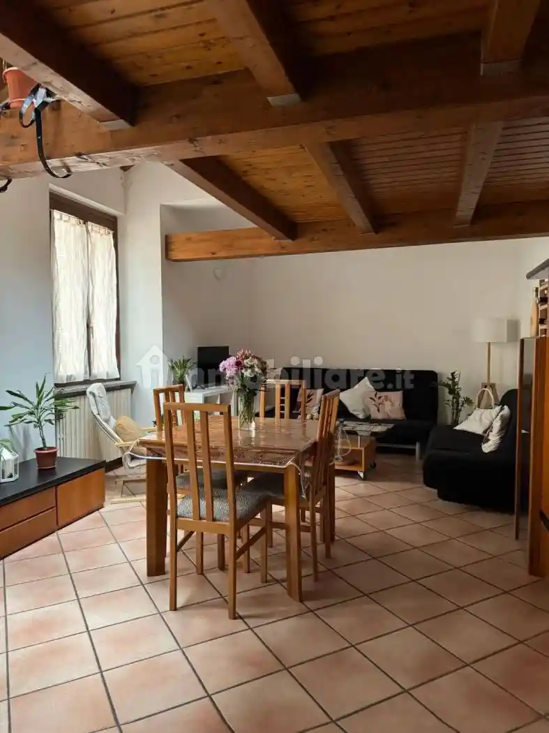 Appartamento in affitto a Merate