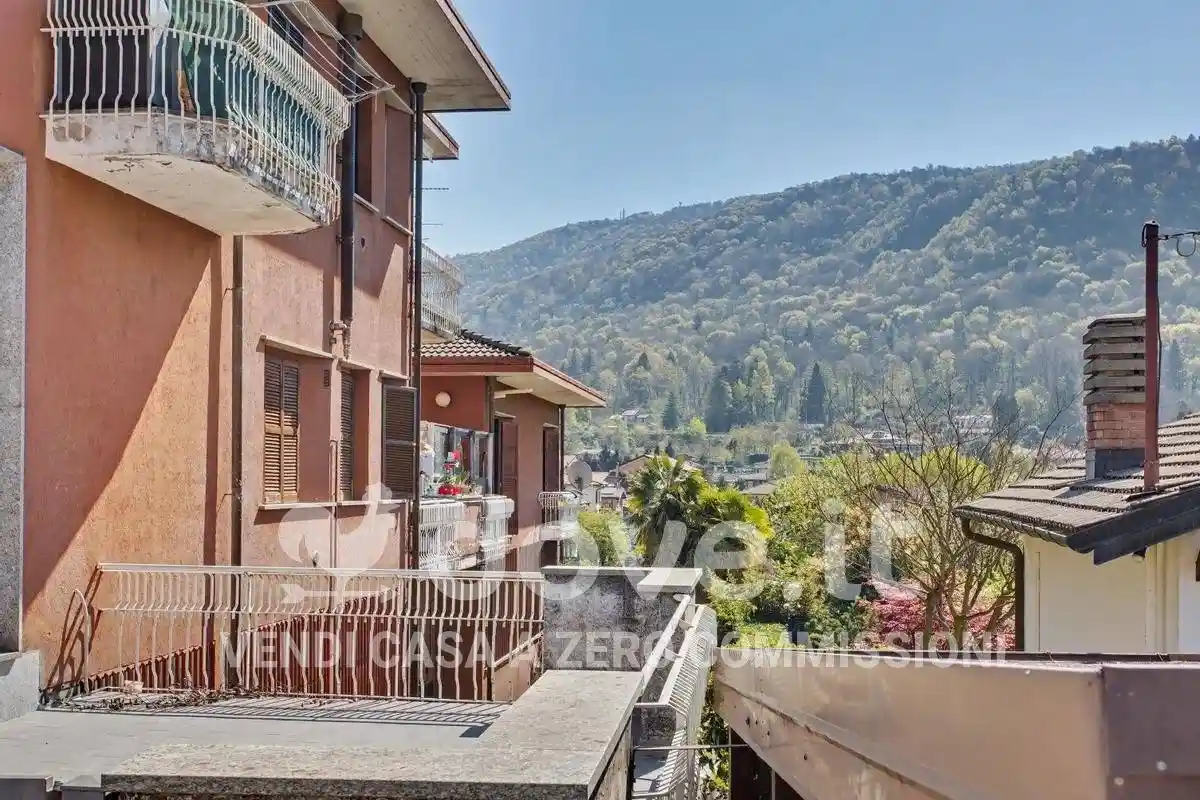 Appartamento in vendita a Marchirolo