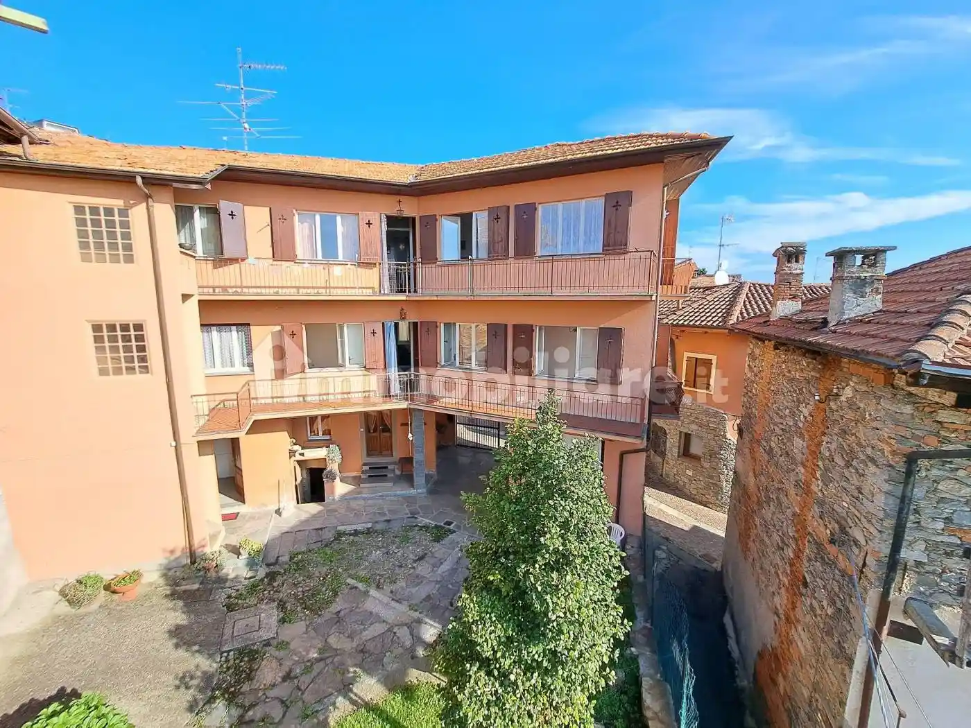 Appartamento in vendita a Nebbiuno