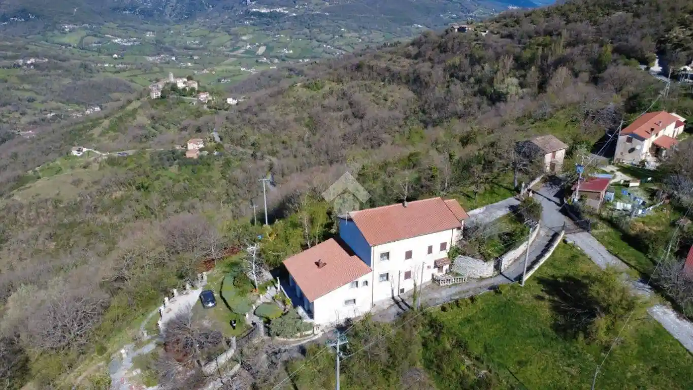 Casa indipendente in vendita a Rieti