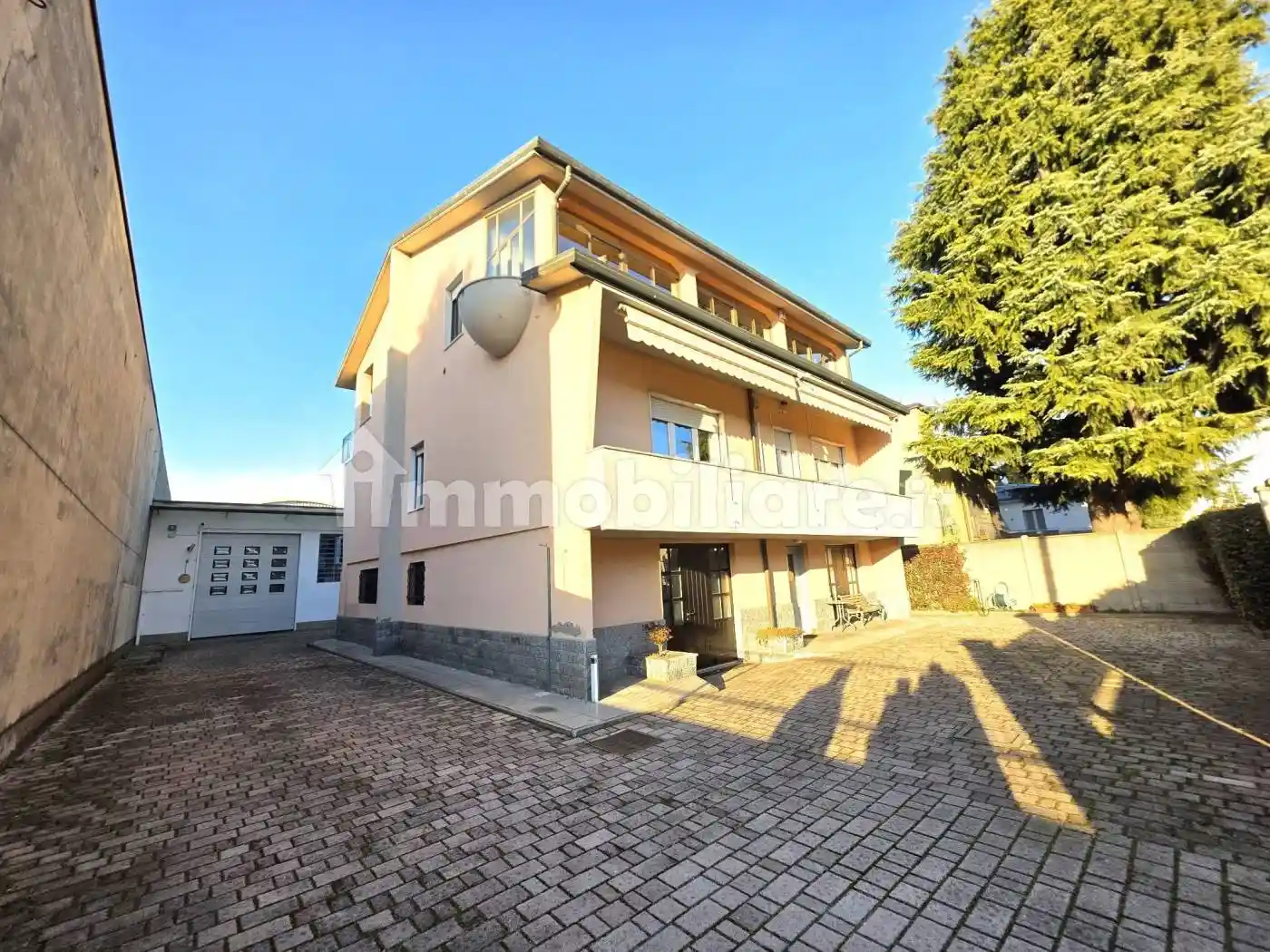 Villa in vendita a Legnano