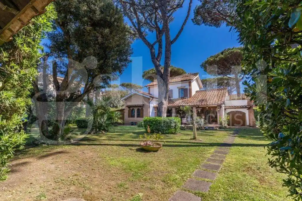 Villa in affitto a Fiumicino