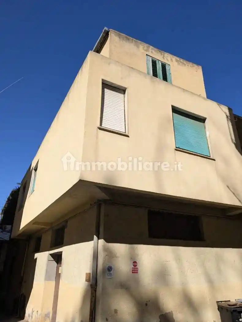 Palazzo - Edificio in vendita a Messina