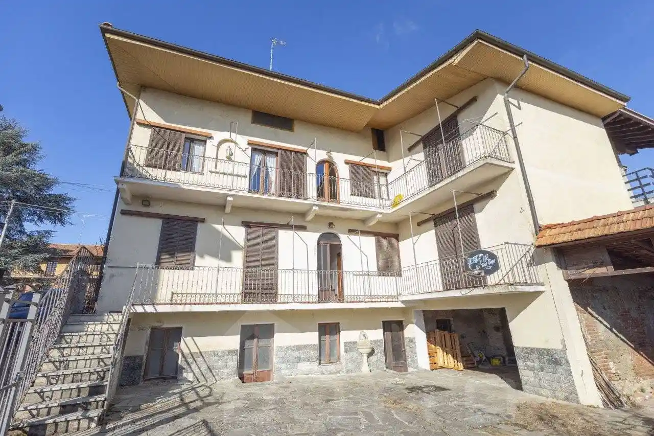 Casa indipendente in vendita a Borgomanero