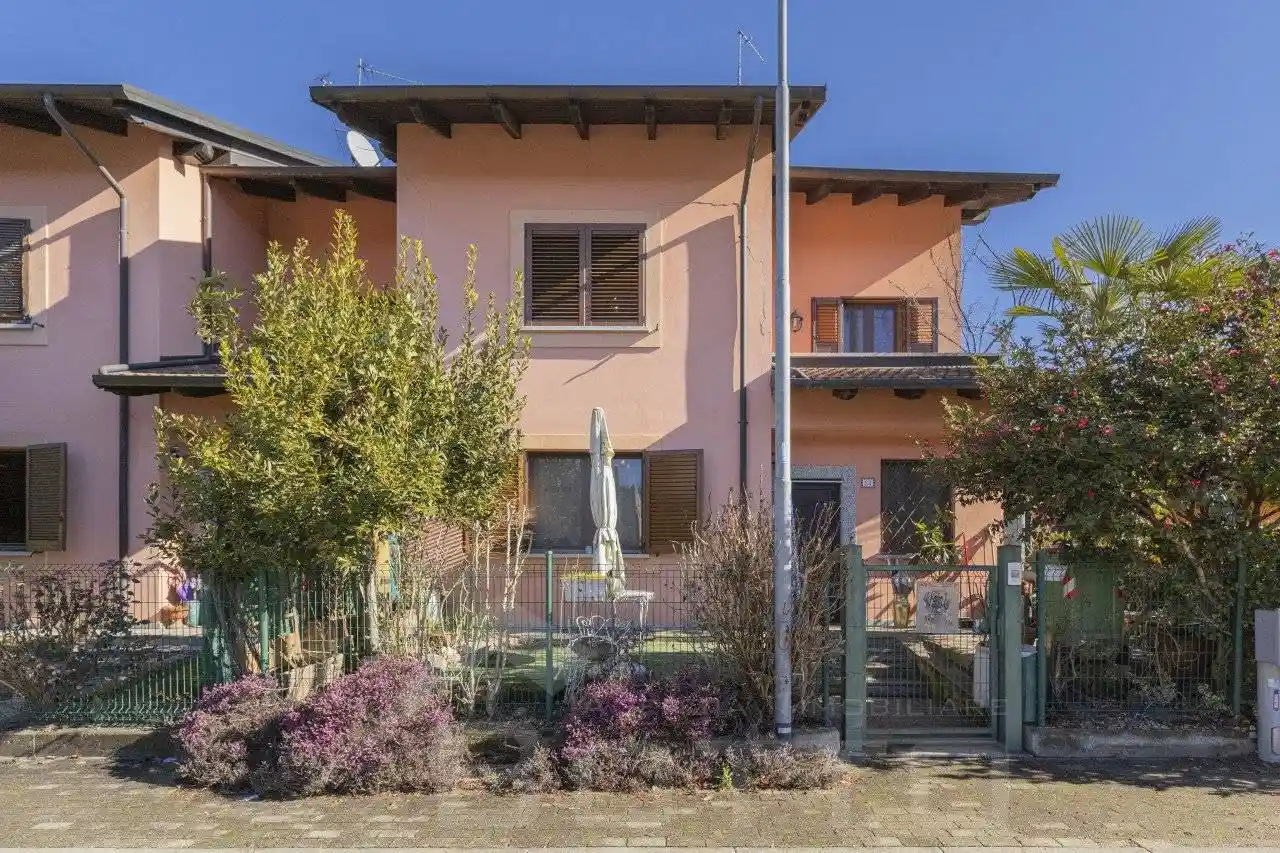 Villetta a schiera in vendita a Borgomanero