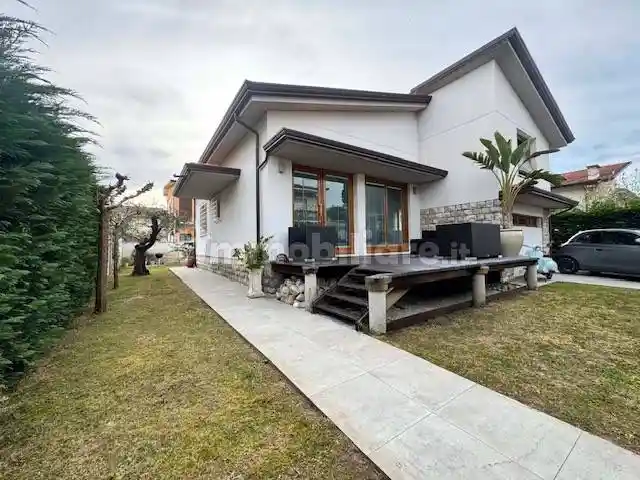 Villa in vendita a Camaiore