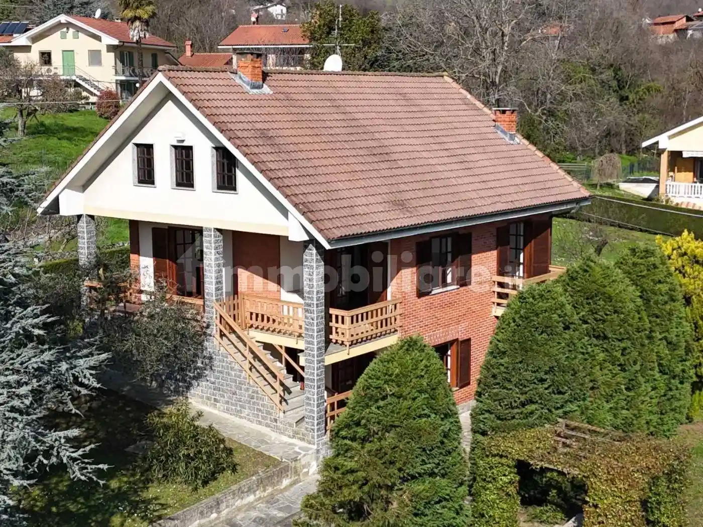 Villa in vendita a Roletto