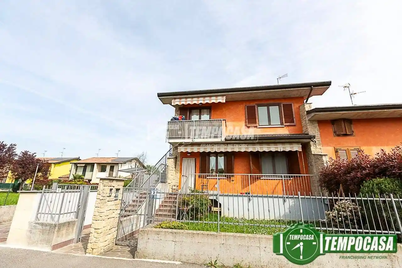 Appartamento in vendita a Pianengo