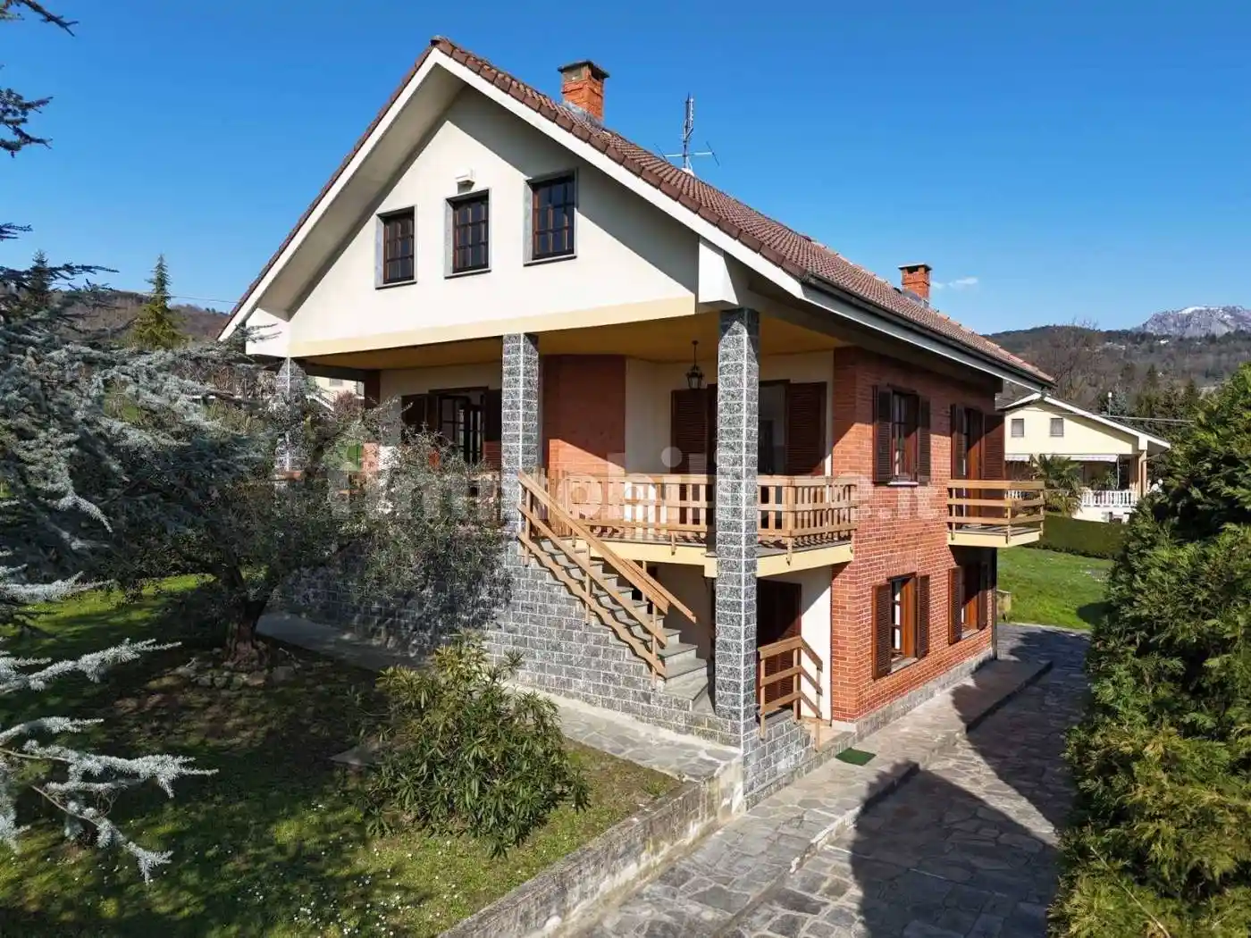 Villa in vendita a Roletto