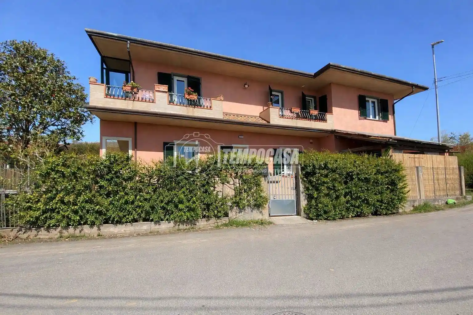 Casa indipendente in vendita a Massa
