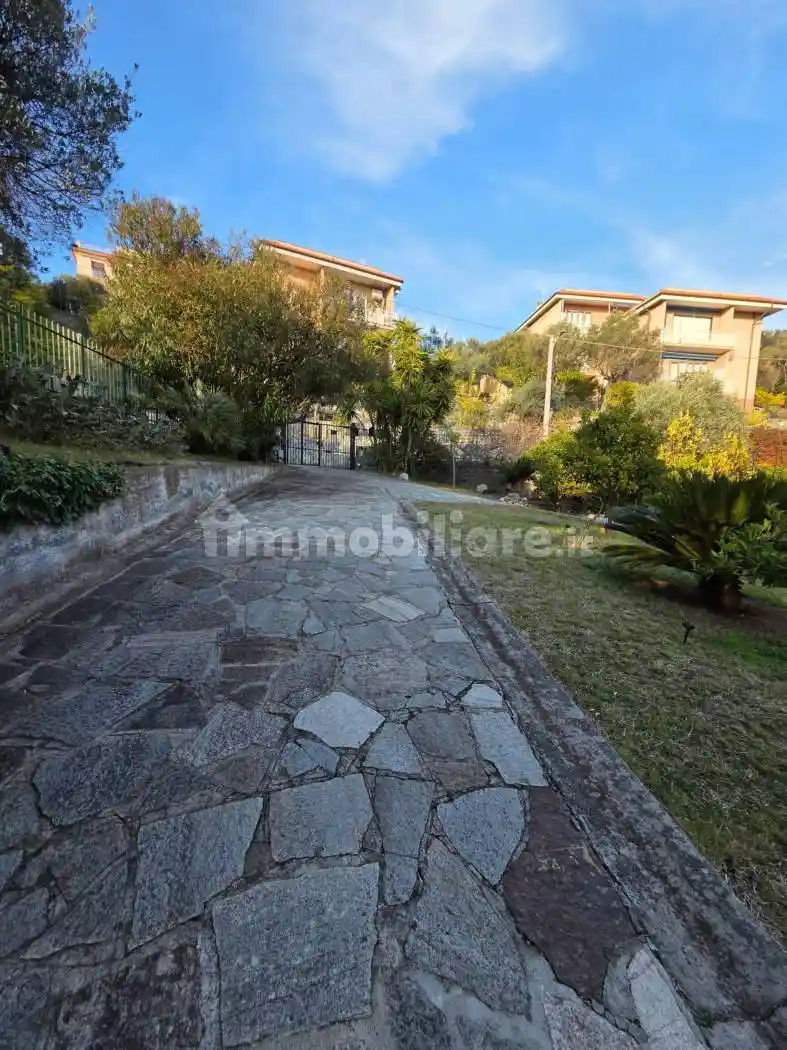 Appartamento in vendita a Celle Ligure