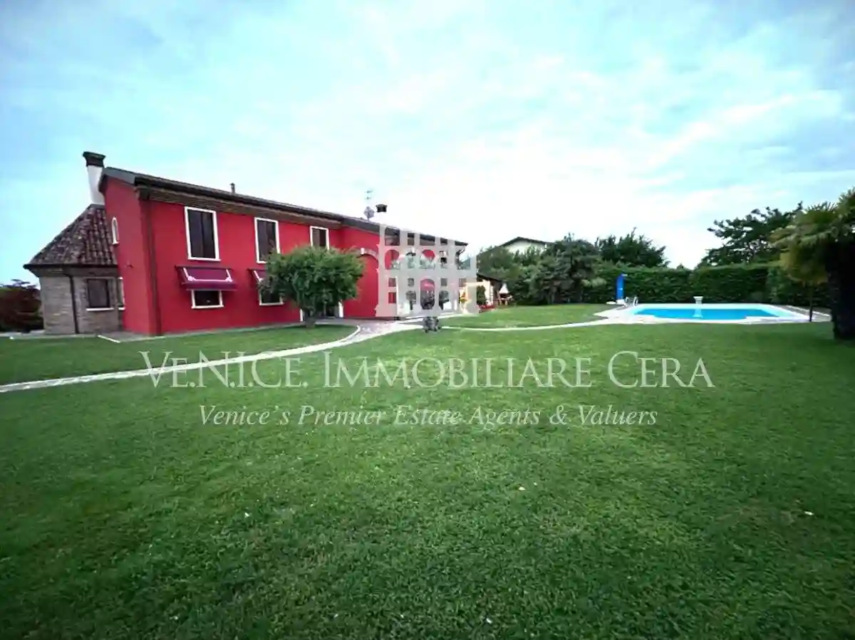 Villa - foto 2