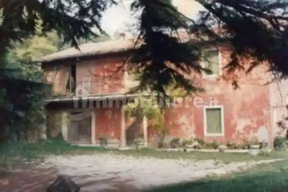 Casa indipendente in vendita a Costermano sul Garda