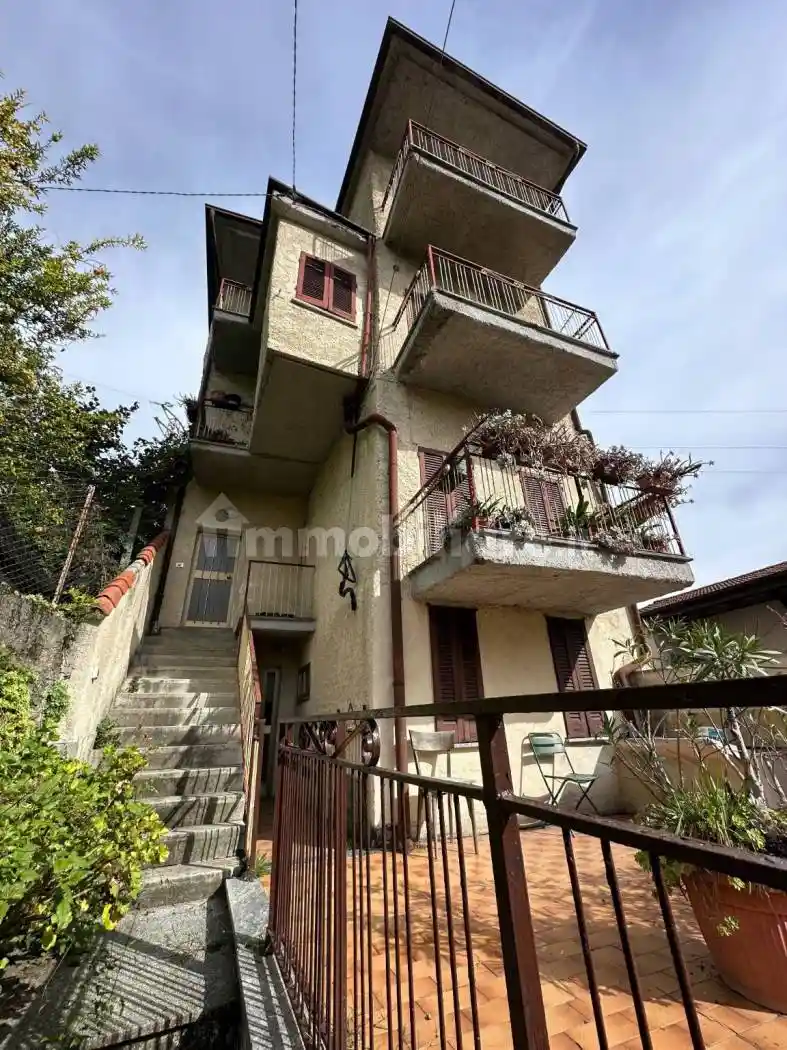 Villa in vendita a Gravedona ed Uniti