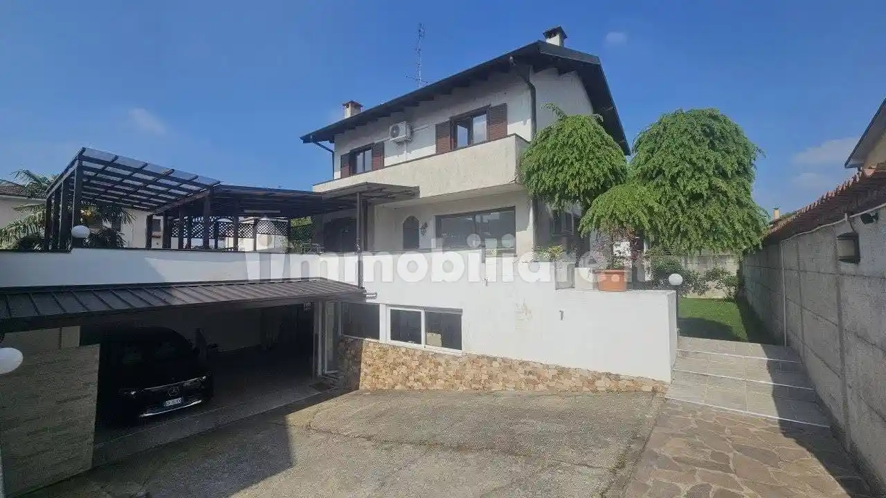 Villa in vendita a Parabiago