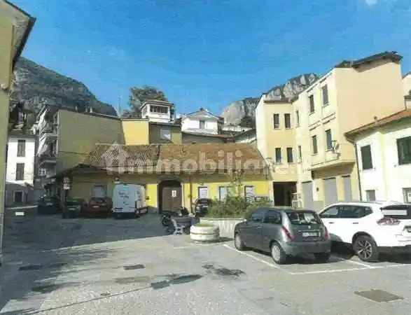 Appartamento in vendita a Calolziocorte