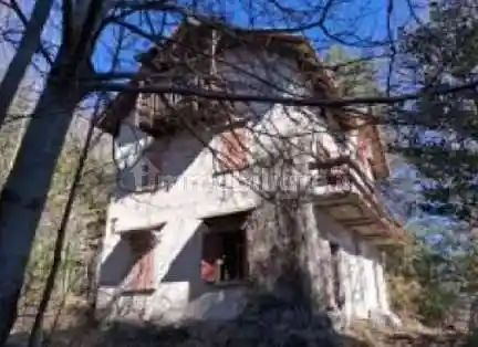 Villa in vendita a Plesio