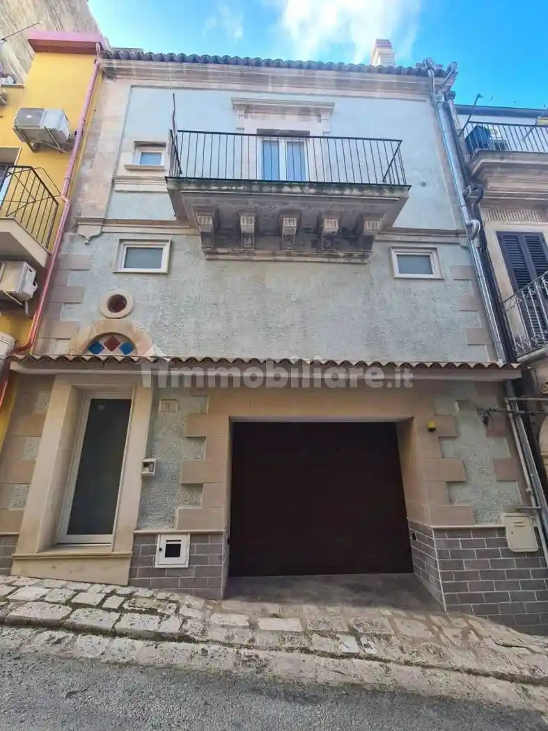 Palazzo - Edificio in vendita a Ragusa