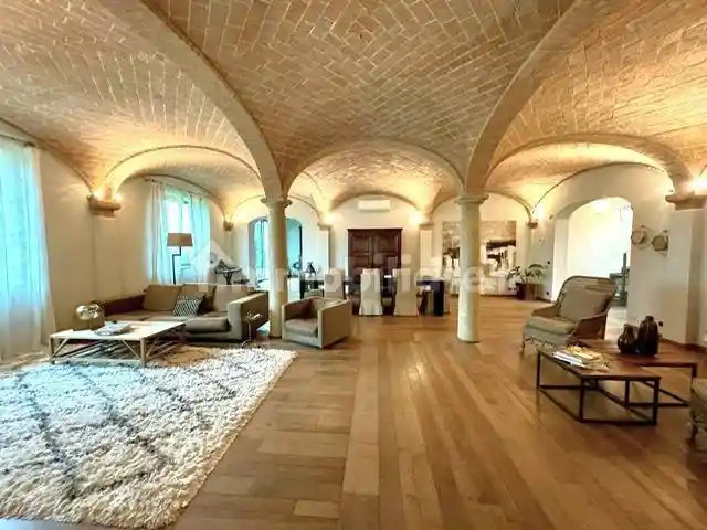 Rustico - Casale in vendita a Parma
