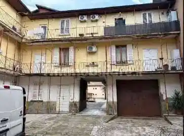 Appartamento in vendita a Usmate Velate