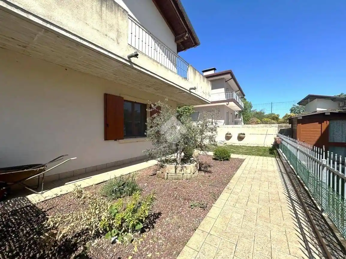 Villa in vendita a Pozzolengo