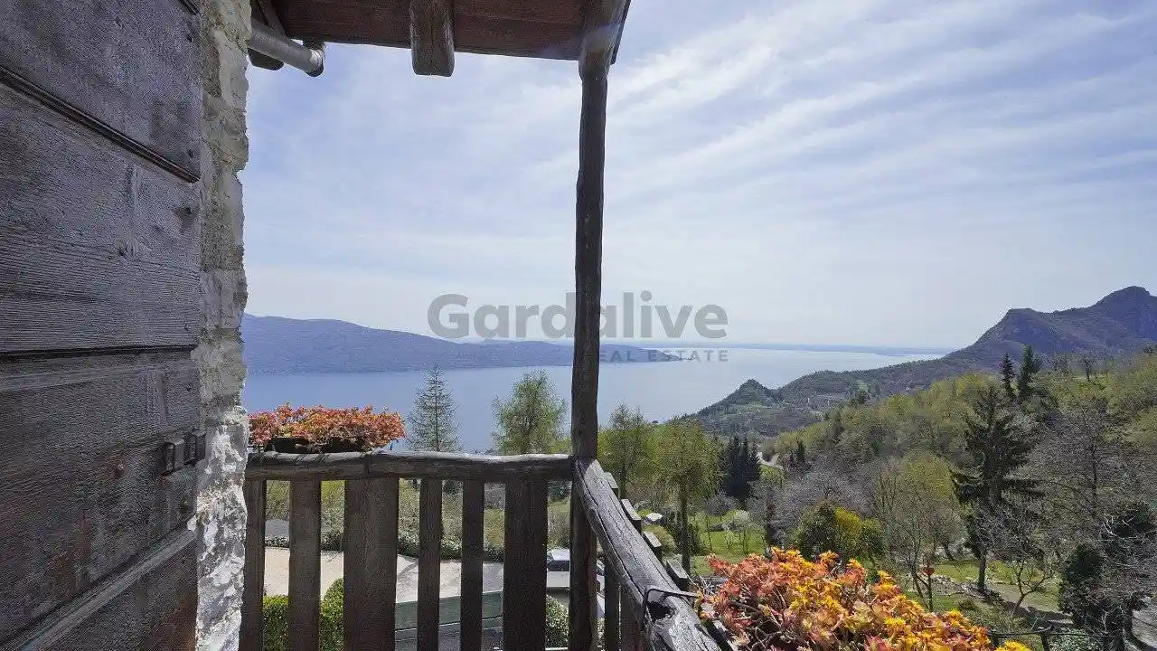 Villa in vendita a Gargnano