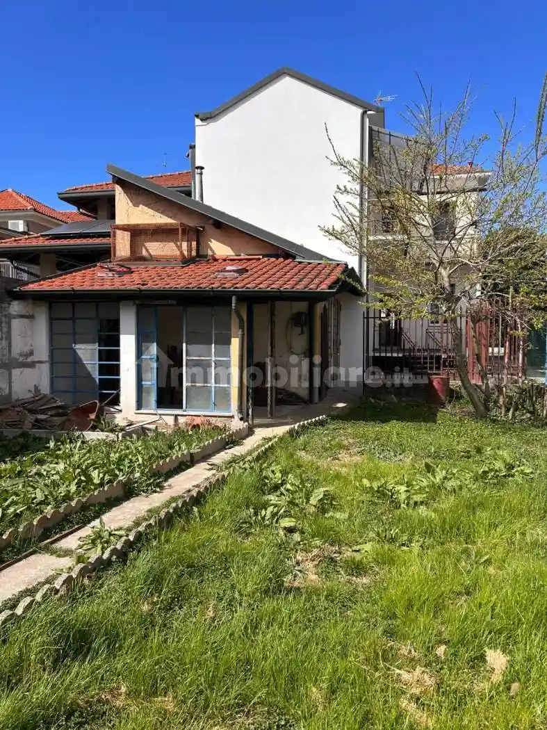 Villa in vendita a Biassono