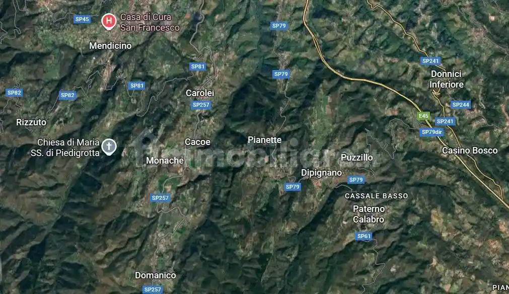 Palazzo - Stabile in vendita a Carolei