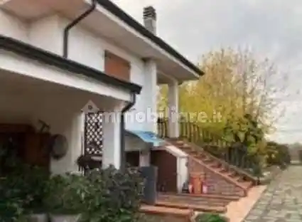 Villa in vendita a Sermide e Felonica