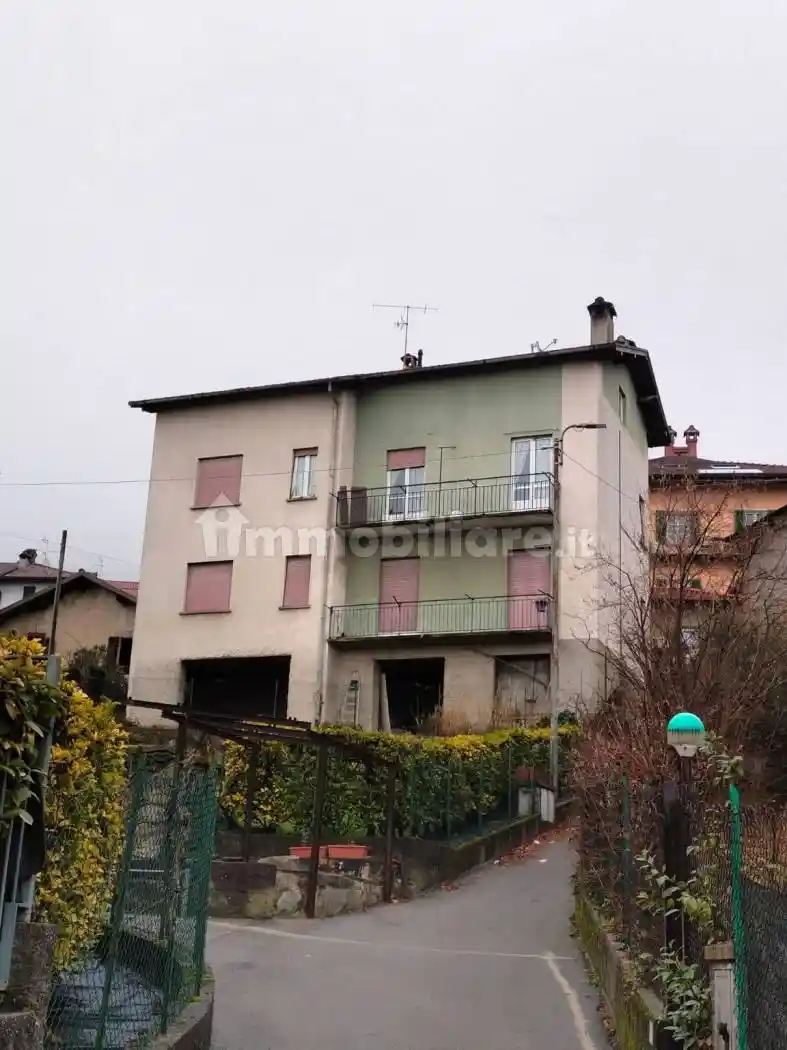 Appartamento in vendita a Abbadia Lariana